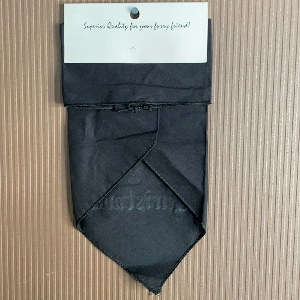 Mirage pets‎ black Christmas bandanna